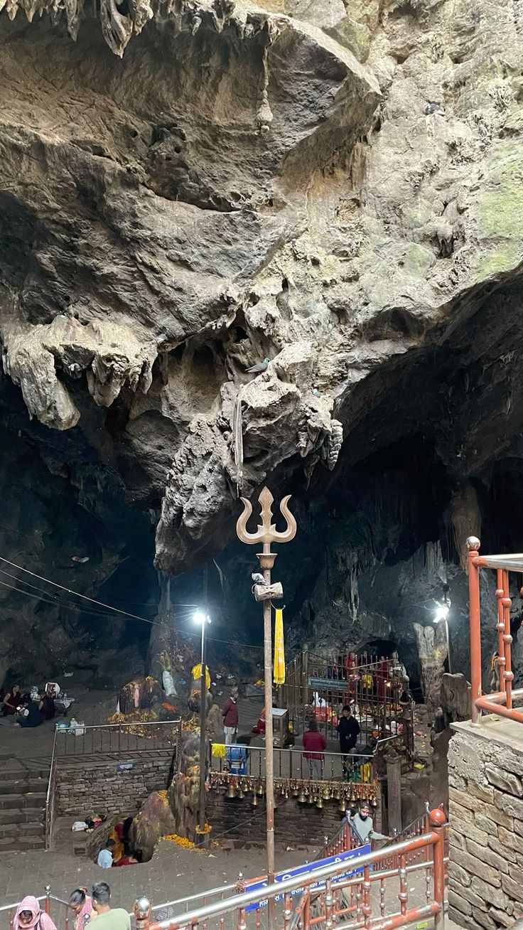 Halesi Mahadev Cave